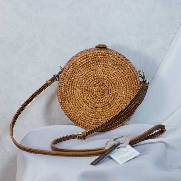 NWT Handcrafted In Vietnam Woven Rattan Genuine Leather Circle Bag - Picture 1 of 10
